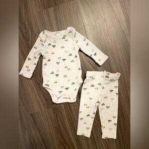 Liam & James Adorable Cream Baby Ribbed Onesie Set with Car Print size 0/3M